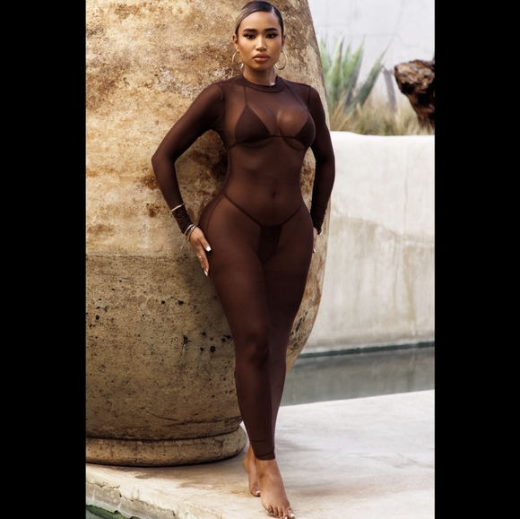 Matte Collection Full Set (Cover Up & Bikini) - Picture 3 of 7